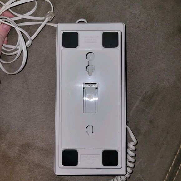 GE 2-9168A Corded Pushbutton Office Telephone with 12 Number Memory - Picture 4 of 7